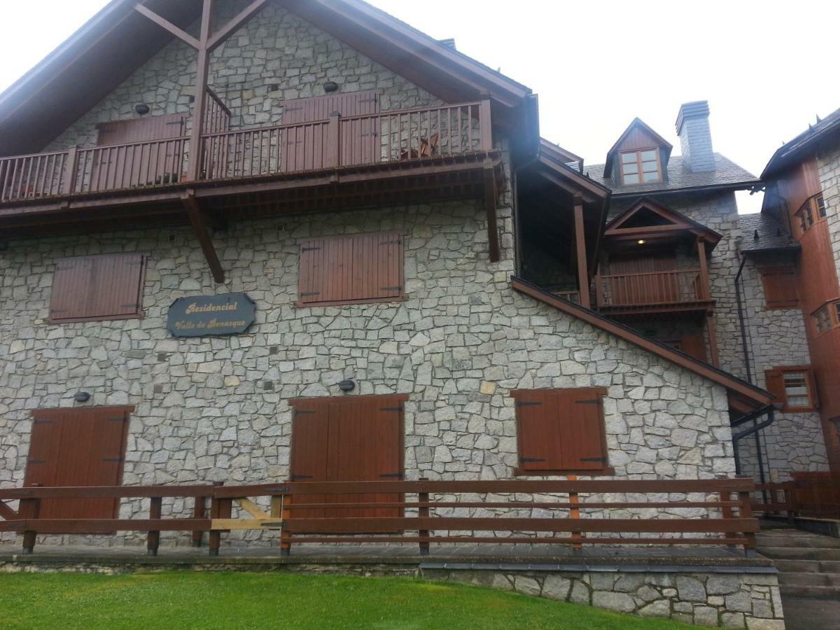 Residencial Valle De Benasque Buitenkant foto